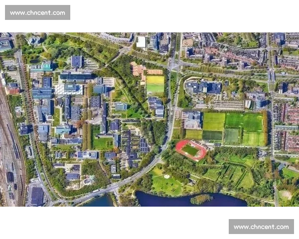 聚焦足球联赛新格局解析竞技发展与城市文化融合之路未来趋势与商业价值